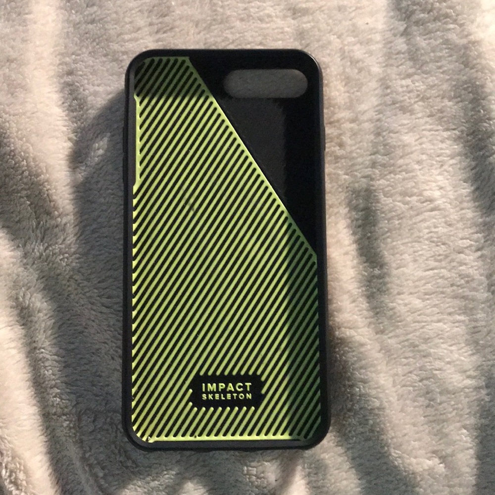 iPhone 7 Plus case - Picture 2 of 3